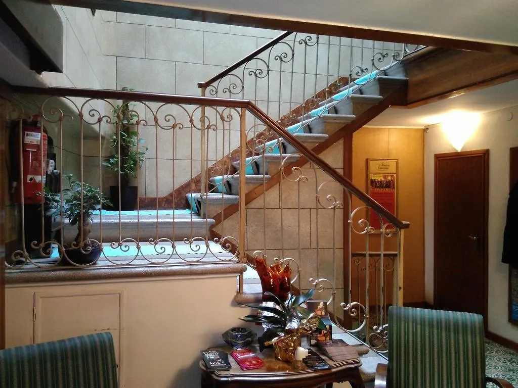 Albergo Al Gobbo Venice Hotel