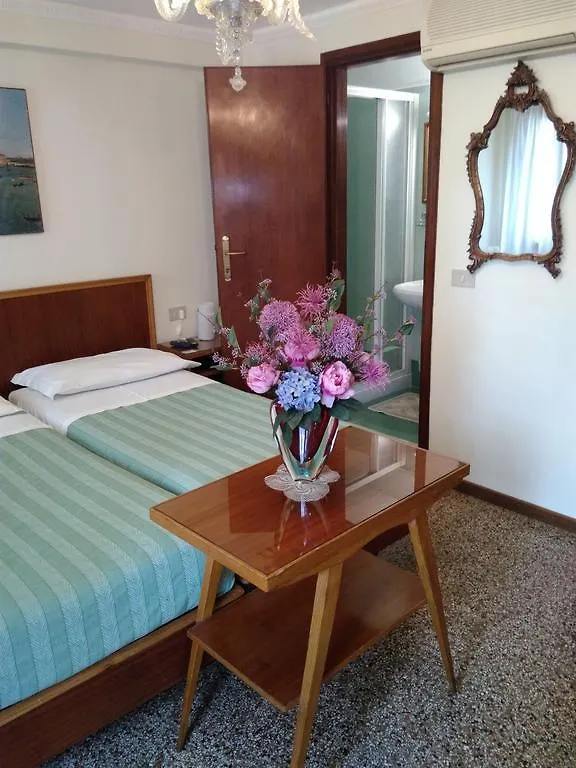 Albergo Al Gobbo Venice Hotel