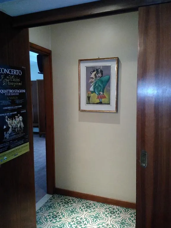 Albergo Al Gobbo Venedik 0*,